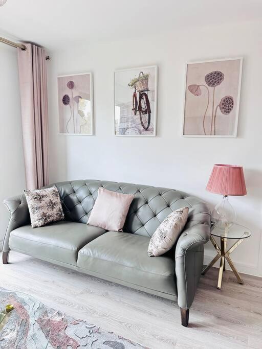 Central Derby Urban 2 Bedroom Flat - An Oasis Of Elegance! Free Parking And Wifi Suitable For Families And Professionals Экстерьер фото