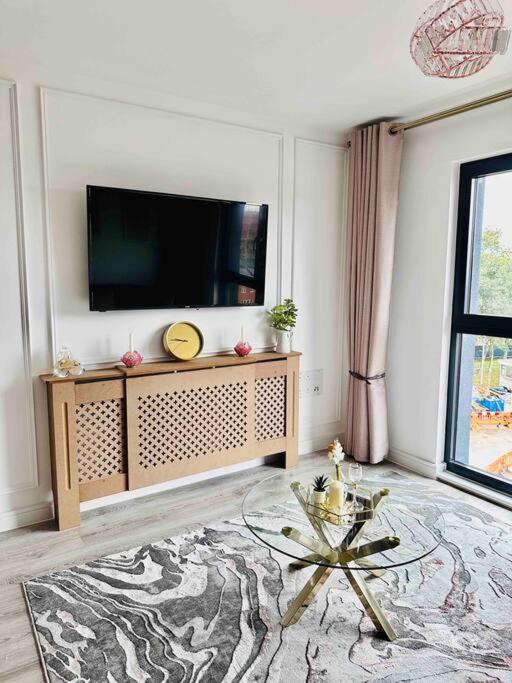 Central Derby Urban 2 Bedroom Flat - An Oasis Of Elegance! Free Parking And Wifi Suitable For Families And Professionals Экстерьер фото
